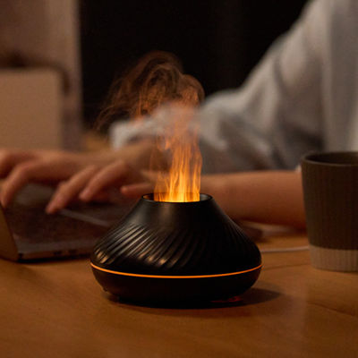 Goede prijs Dropshipping Nieuwste RGB Light Flame Aroma Diffuser 130Ml 3d Kleurrijke Vlam Vochtbevochtiger Vuur Vulkaan Diffuser Dropshipping online